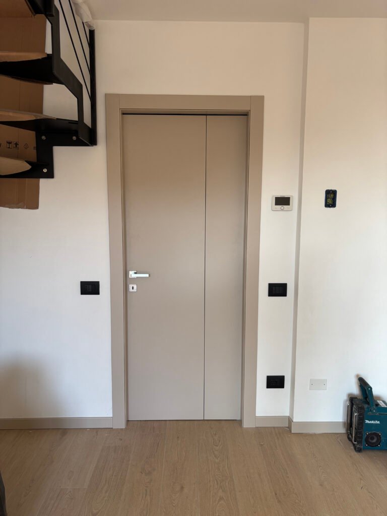 porta interno serramenti maniglia moderna design.jpg